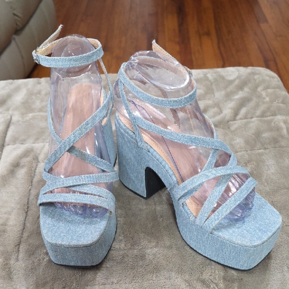 Reko Shop Women's Chunky Square Heeled Sandals Ankle Strap Denim Size 38/7 EUC